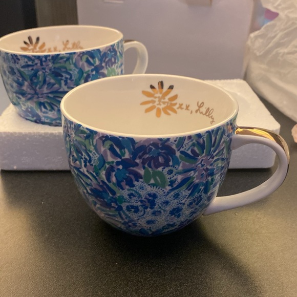 Two Lilly Pulitzer floral mugs new inbox - Picture 2 of 4